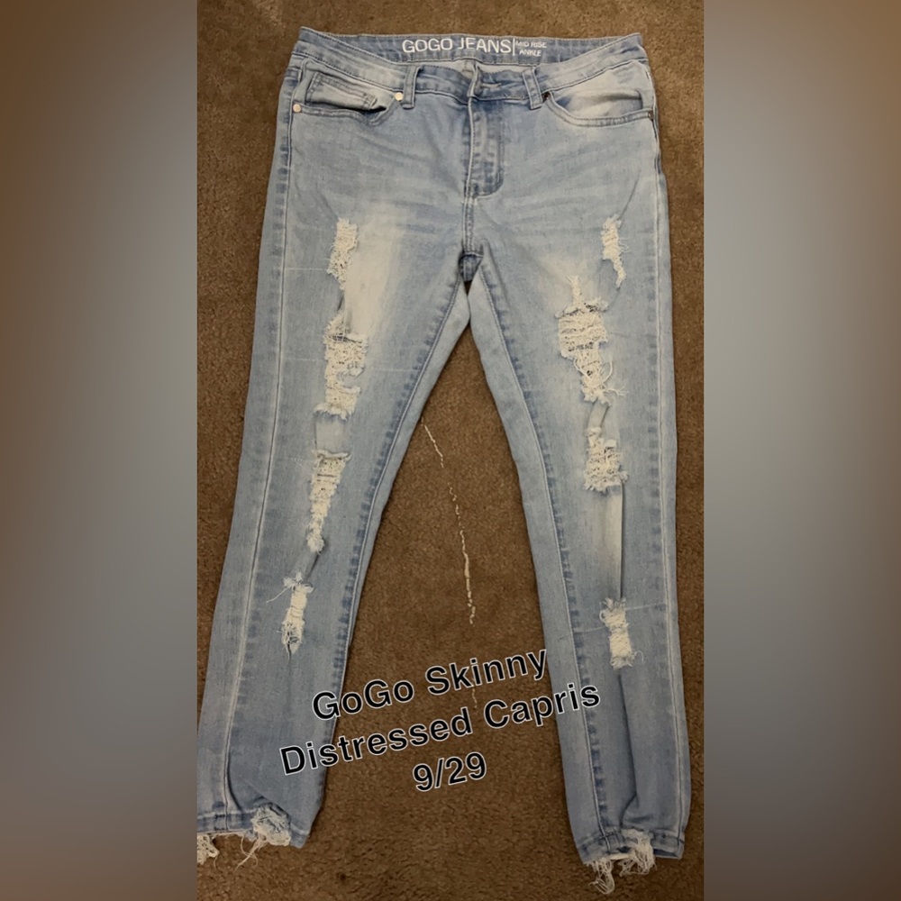 GoGo Skinny Distressed Jeans Size 9/29